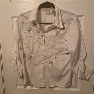 Koret embroidered flowers blouse 💐 M
